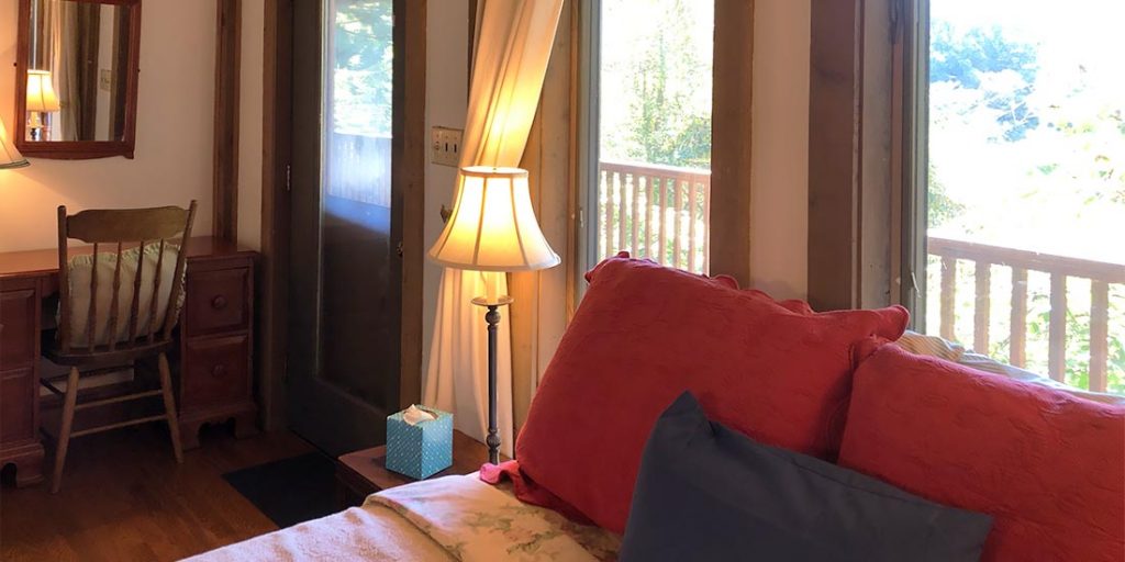 Mountain Vista Cabin Rental bedroom